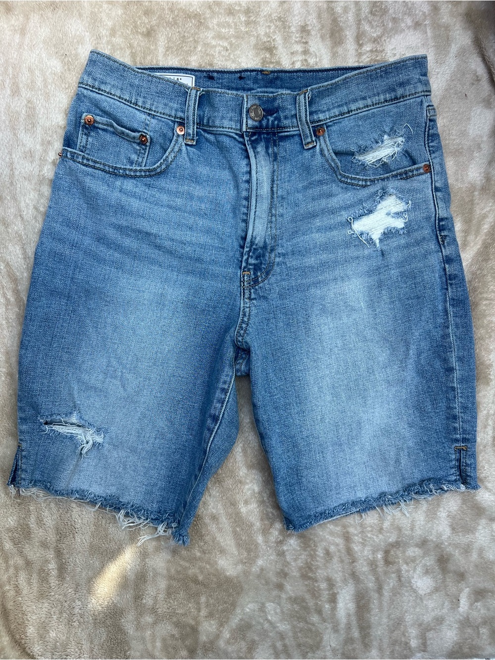 Gap 9” Bermuda Shorts High-Rise Medium Wash Denim Jean Size 6R (28)